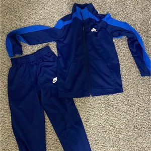 Nike warm up size Medium